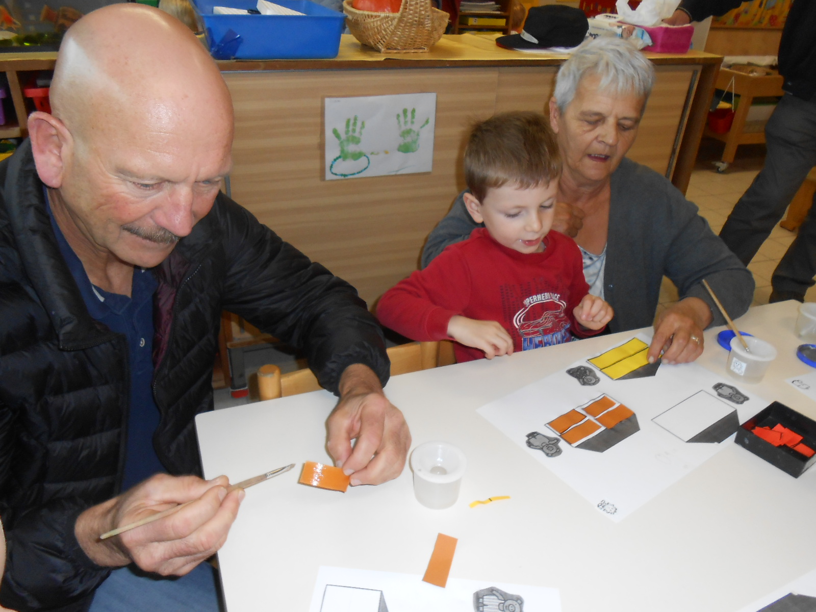 grootouders op bezoek in de klas van juf Claire